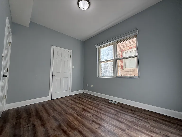 2923 W Arthington St #2 — Photo 4