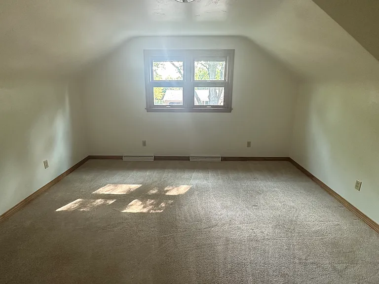 3044 Lawndale Dr — Photo 13
