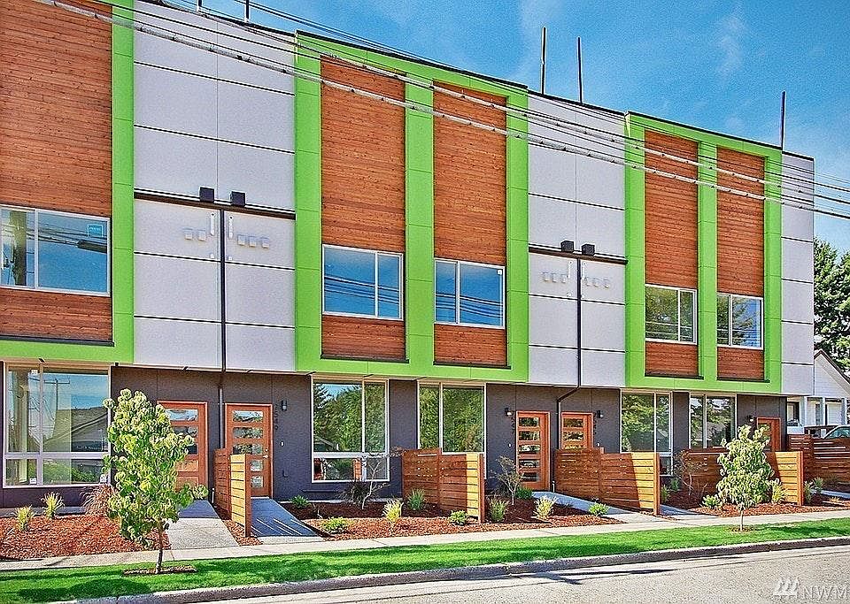 Frontview (unit at right corner)