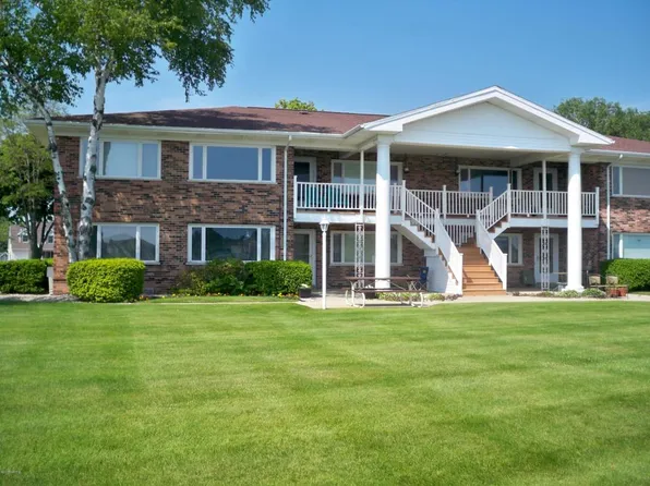 304 S Ferry St Unit 4, Ludington, MI 49431