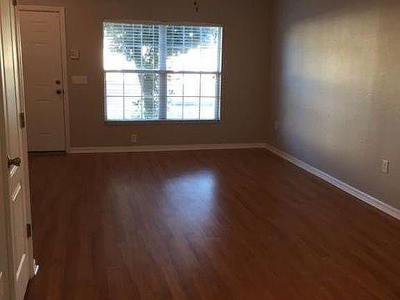 3rd image of 1351 Hampton Park Ln