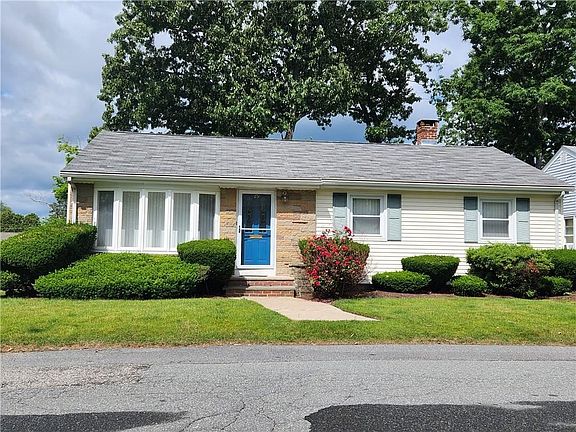 3rd image of 29 Pensaukee Ave