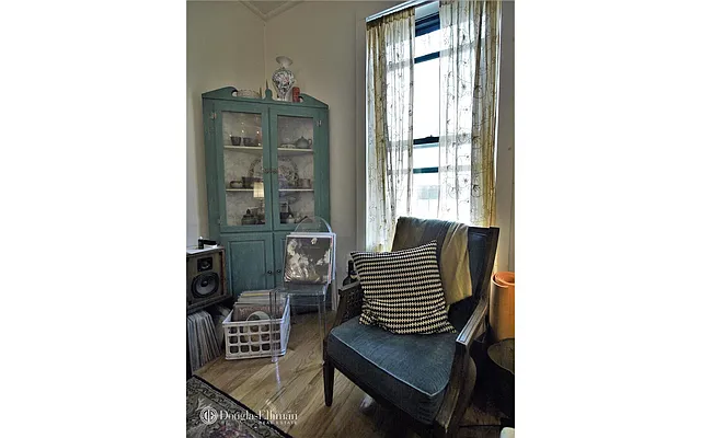 Rented by Douglas Elliman | media 25