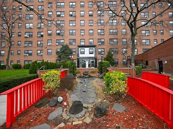 99-60 63rd Rd #9Y, Rego Park, NY 11374