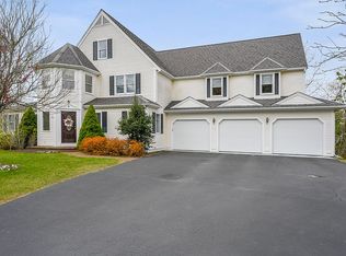 3 Bay Cliff Cir, Plymouth, MA 02360