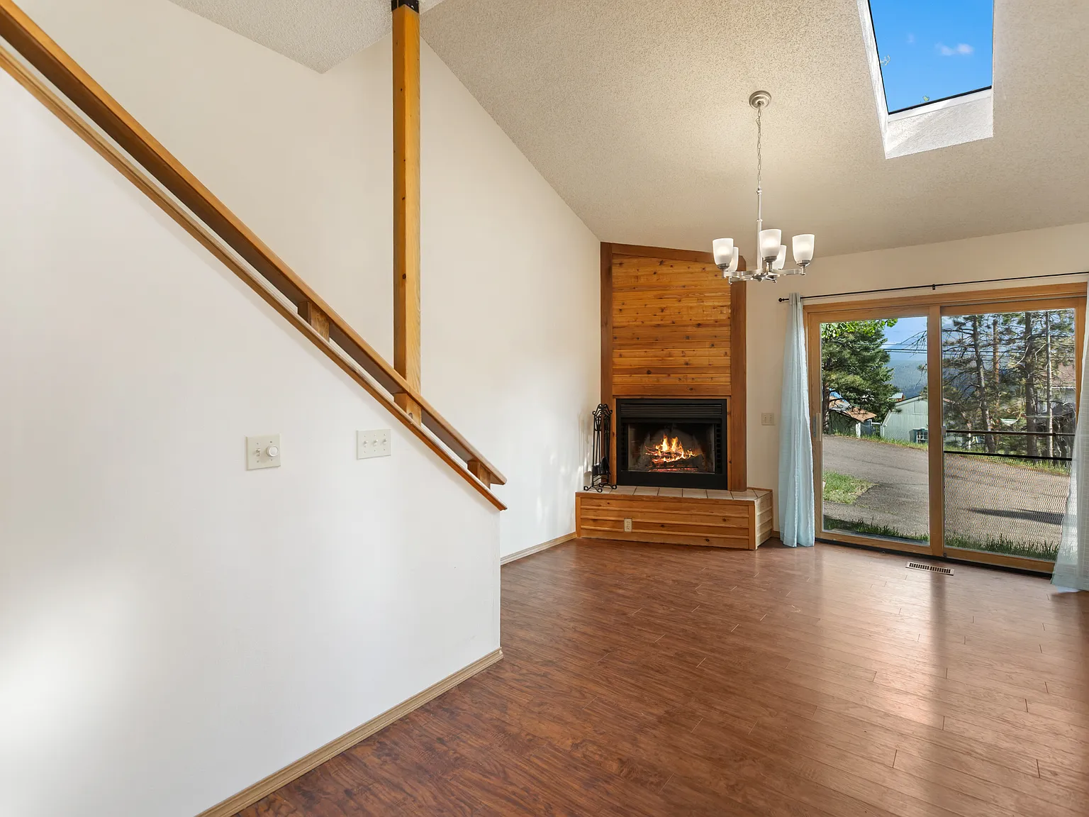 3 bed, 1047 sqft, $1,875 — Photo 3