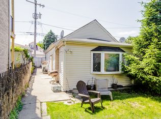 3350 N Narragansett Ave, Chicago, IL