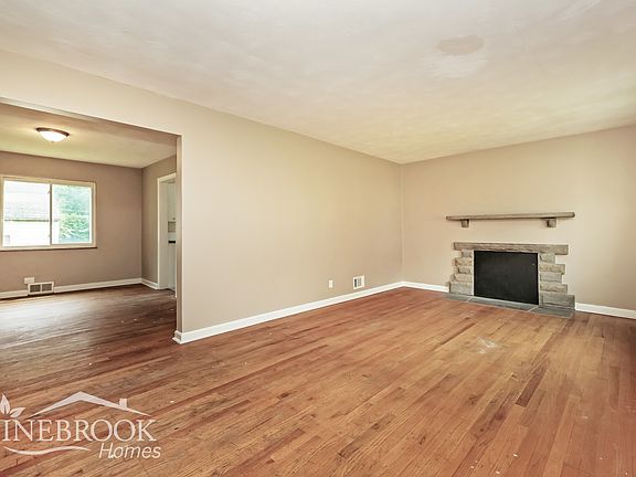 3rd image of 2730 Athens Ave