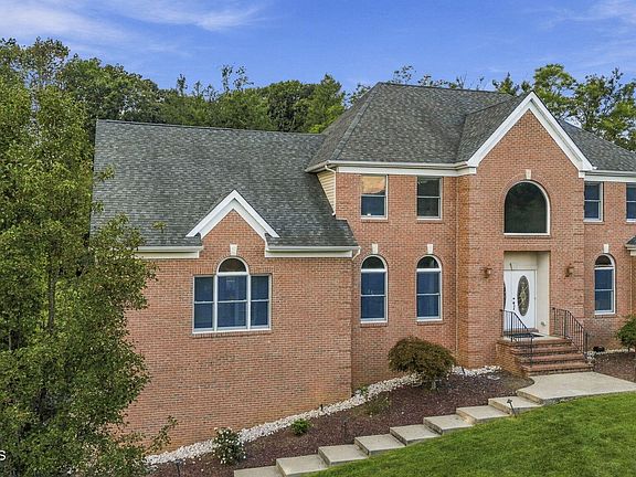 4th image of 36 Clarksburg Road