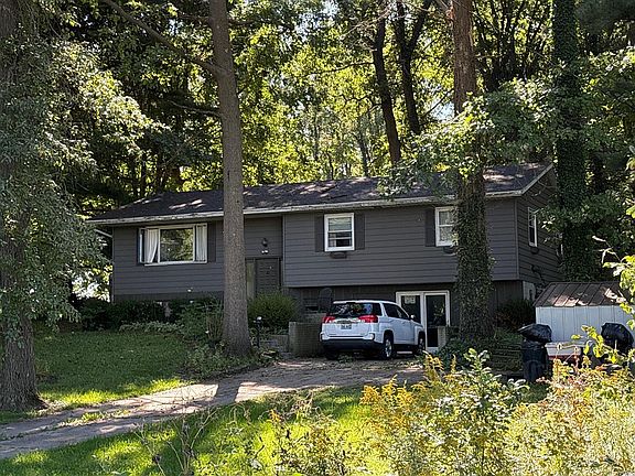 2nd image of 504 Mason Rd E