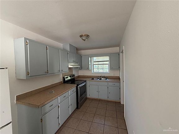 3rd image of 108 N Francisco Ave Unit B