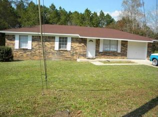 203 Frances Dr, Hartford, AL 36344