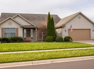 13712 Coach Circle Dr, Granger, IN 46530