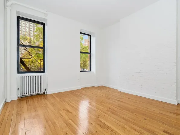 184 Norfolk Street image 1 of 3