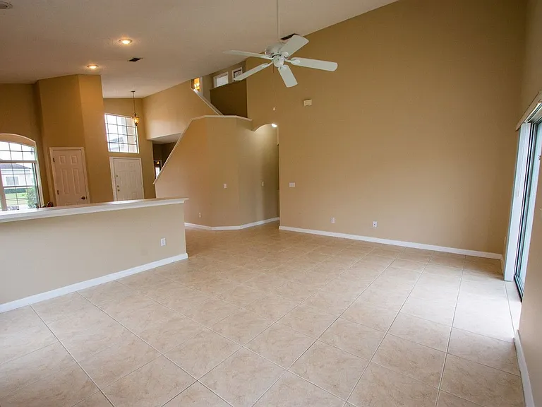 421 Lockbreeze Dr — Photo 13