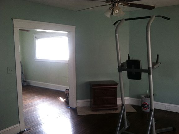 4th image of 639 E 127th St