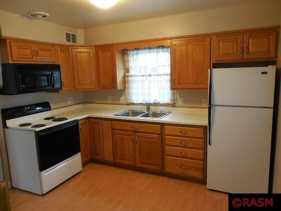 2nd image of 221 Buck Ave NE
