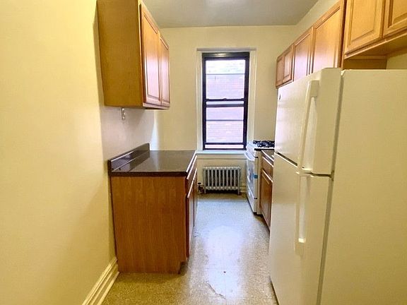 3rd image of 37-41 81st St #F7