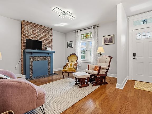 5th image of 1826 Ley St