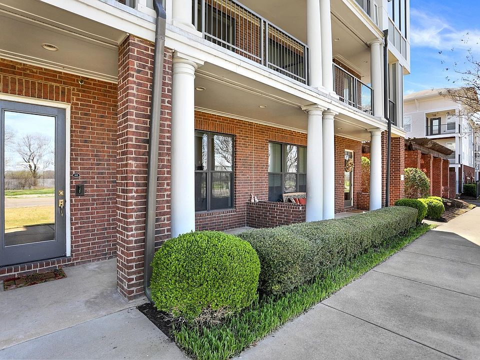 1st image of 358 N Island Dr APT 102