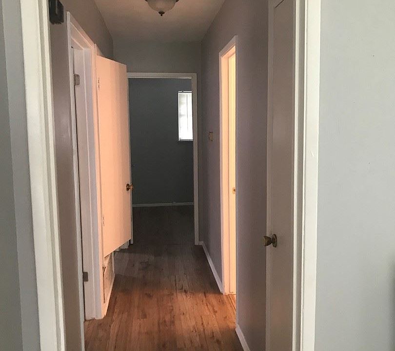1st image of 827B W Monterey St