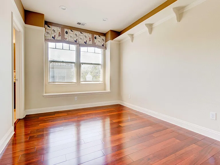 49200 Tulip Ter — Photo 20