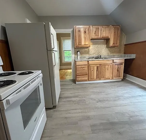583 Main St #6 — Photo 1