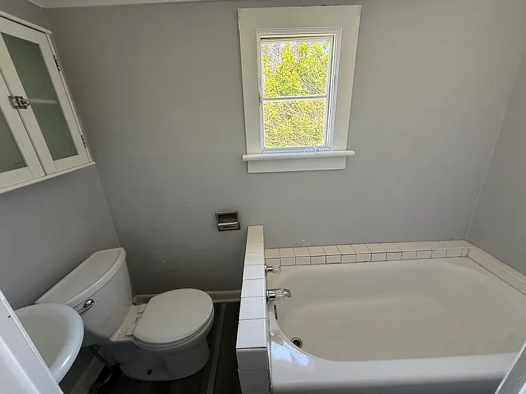1030 Snyder Ave — Photo 7