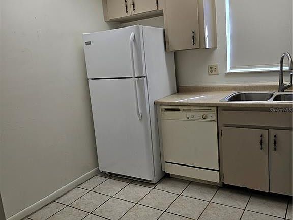 5th image of 712 Oakgrove Dr APT 230