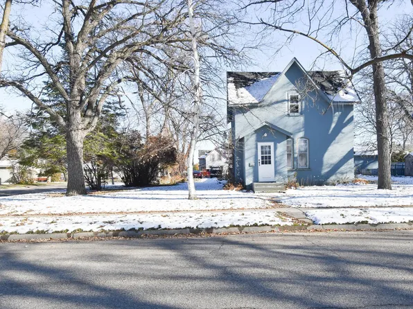 204 Markley Ave S, Thief River Falls, MN 56701