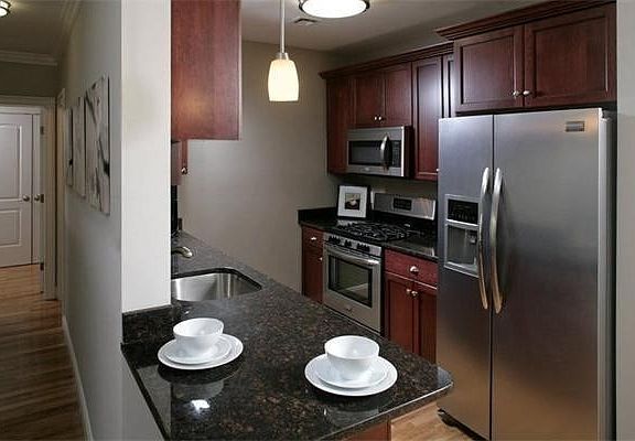 4th image of 990 Vfw Pkwy APT 101