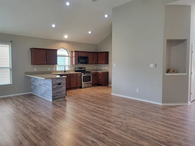 5426 Floral Valley Ln — Photo 5