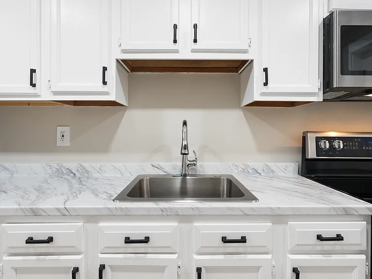 548 Ridge Ave #3 — Photo 6