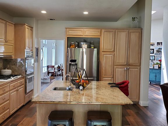 5th image of 165 Dulverton Cir