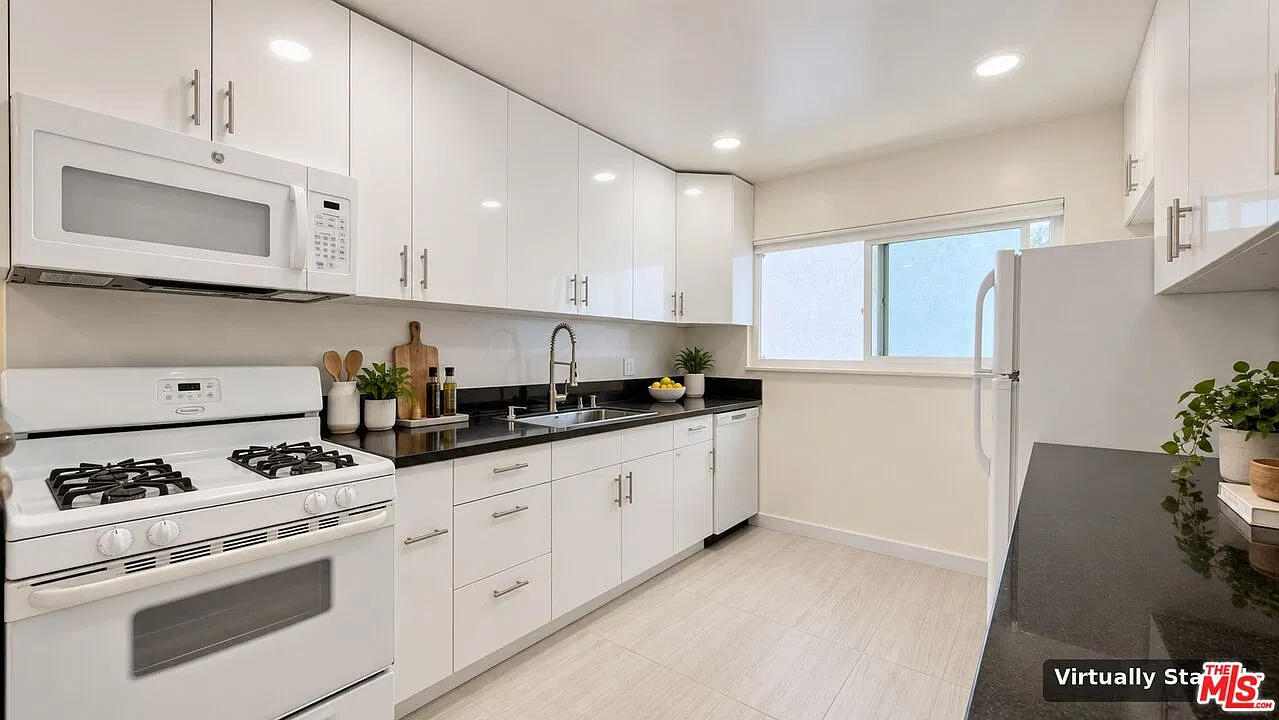 2 bed, 1.0 bath, 850 sqft, $2,799 — Photo 3