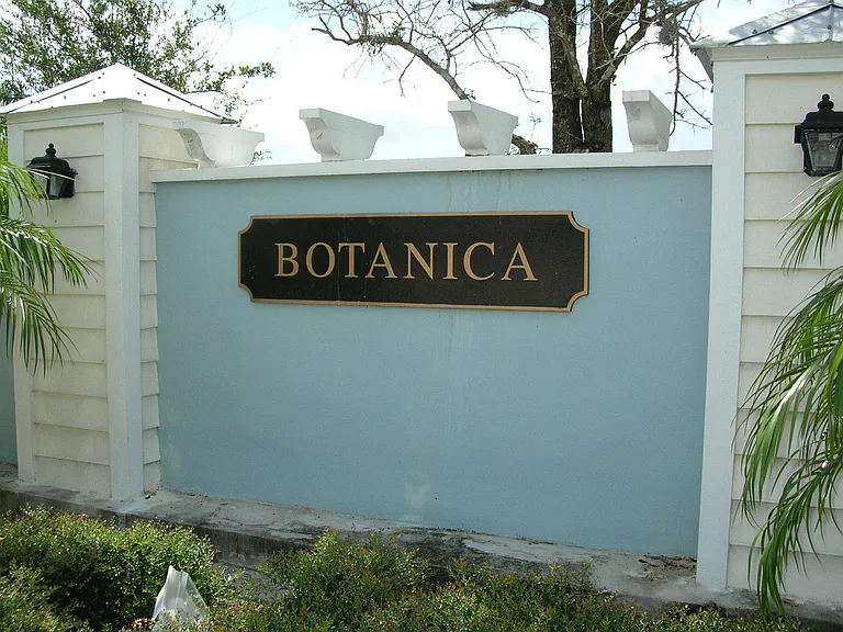335 E Thatch Palm Cir #105 — Photo 13