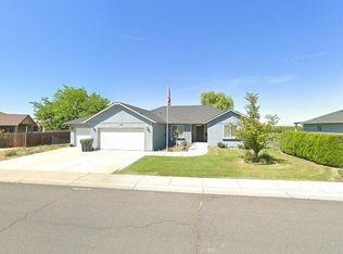 208 Sunset Ln, Grandview, WA 98930