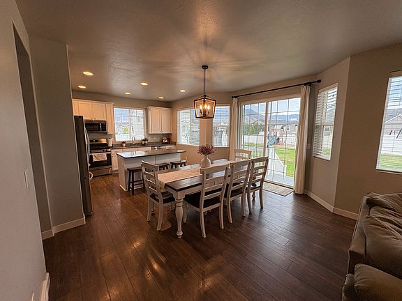 Dining/Kitchen