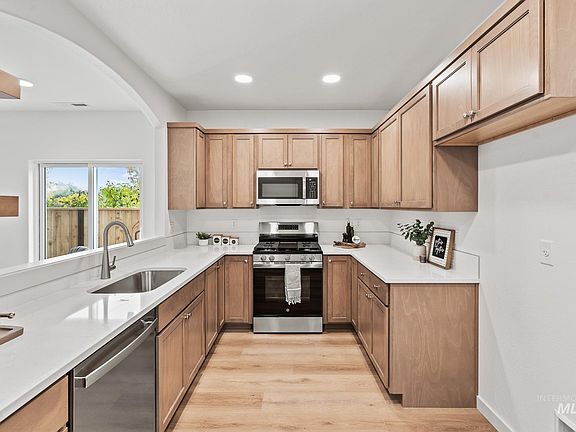 4th image of 1656 Harris Way