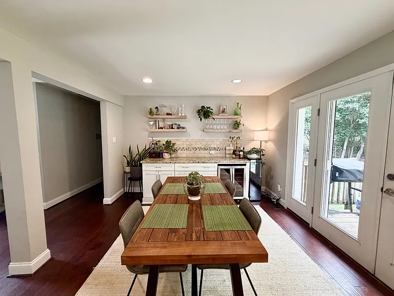1721 Edgewater Dr — Photo 10