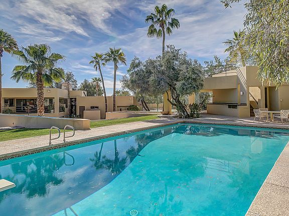 3rd image of 3002 E Palo Verde Dr