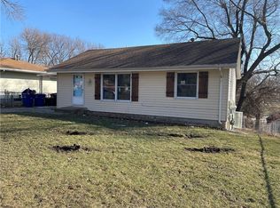 3621 Maple St, Des Moines, IA 50317