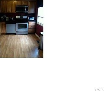 72 Summit Cmns, Derby, CT, 06418