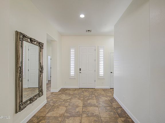 5th image of 128 E CARIBBEAN Drive