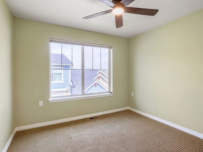 1815 Gallagher Ln — Photo 9
