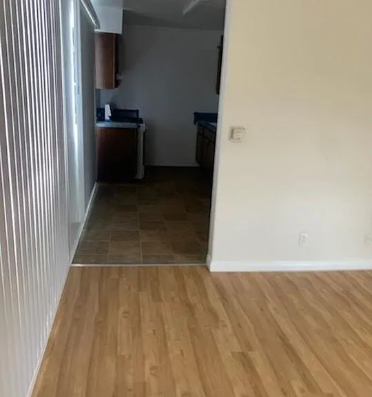 7906 S San Pedro St #4 — Photo 6