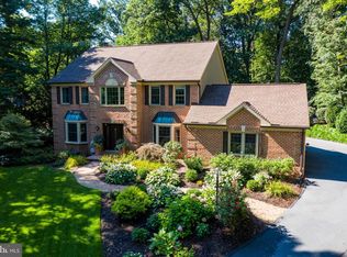 305 Winding Hill Dr, Lancaster, PA