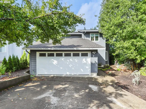 7 Peacock Pl, Lake Oswego, OR 97035