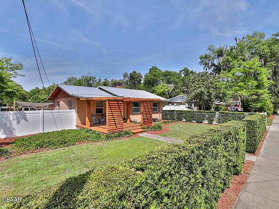 3rd image of 304 N Boundary Ave