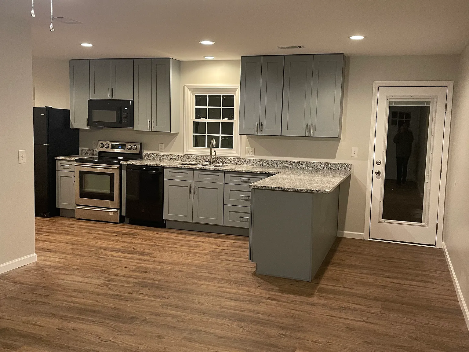 3 bed, 1640 sqft, $1,850 — Photo 2